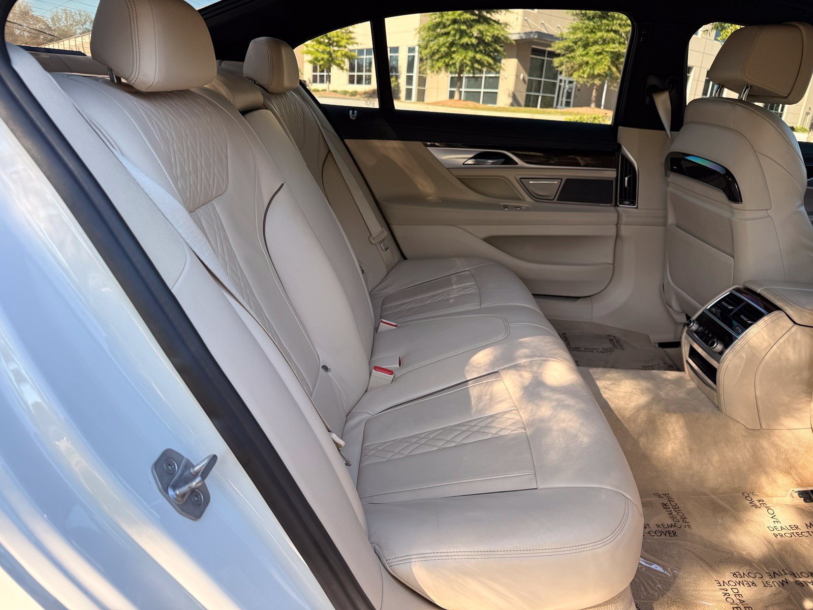 Used 2018 BMW 750i RWD image 40