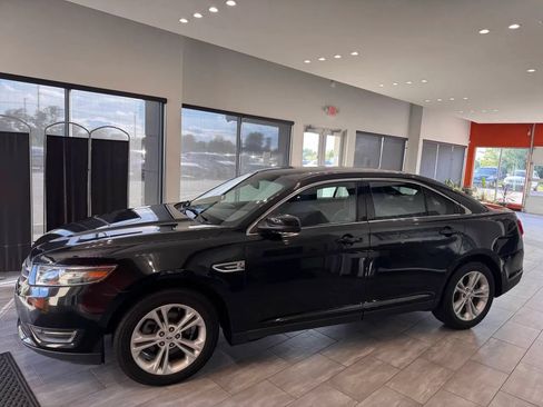 Used 2014 Ford Taurus SEL w/ Equipment Group 201A FWD image 9