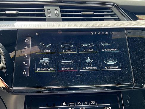 Certified 2023 Audi e-tron S Premium Plus w/ Black Optic Package image 27