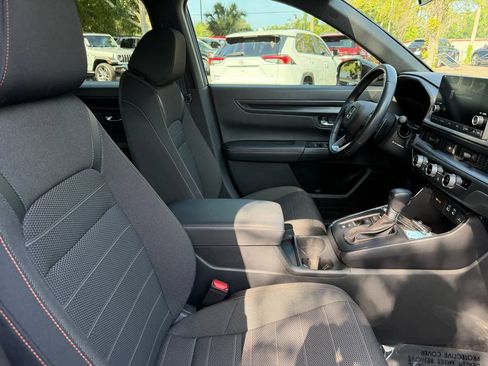 Used 2025 Honda CR-V Sport image 9