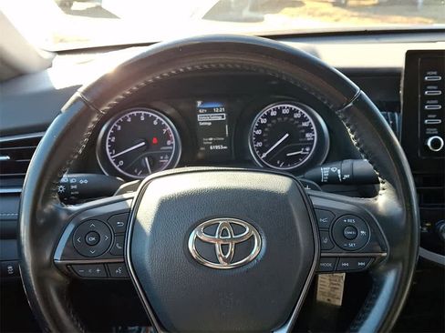 Used 2023 Toyota Camry SE image 14
