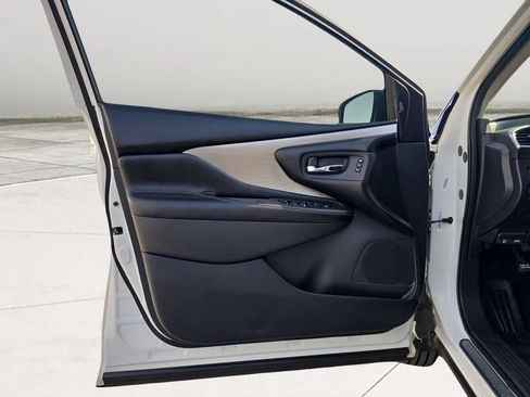 Used 2018 Nissan Murano Platinum FWD image 11