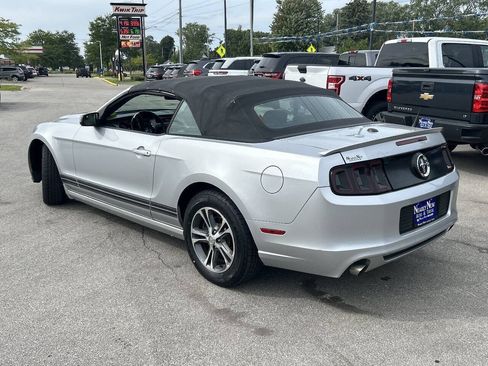 Used 2013 Ford Mustang Premium RWD image 3