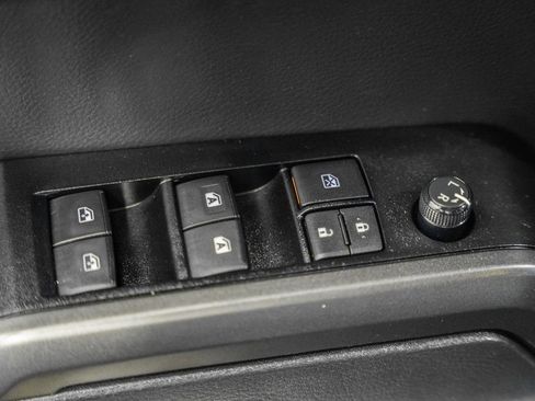 Used 2022 Toyota Tacoma TRD Off-Road w/ Technology Package AWD/4WD image 31