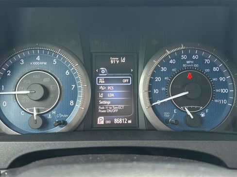 Used 2018 Toyota Sienna LE image 26