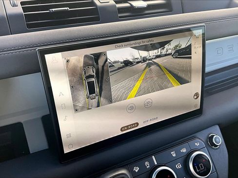 Used 2024 Land Rover Defender 130 S image 21