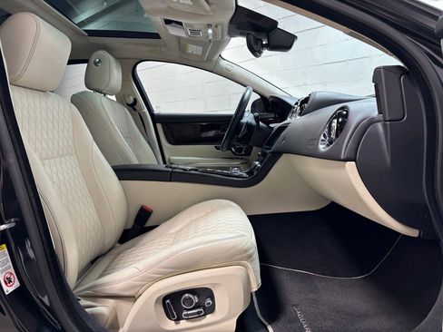 Used 2019 Jaguar XJ L Supercharged image 34