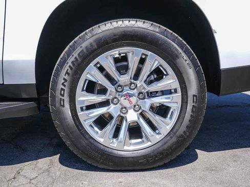 Used 2025 GMC Yukon XL Denali AWD/4WD image 10