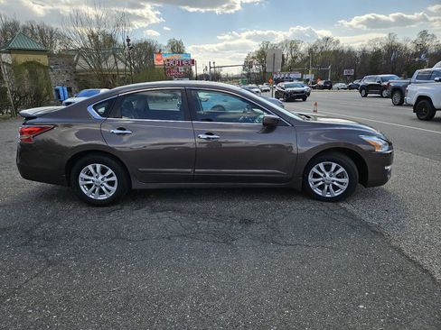 Used 2014 Nissan Altima 2.5 S w/ Sport Value Package image 6