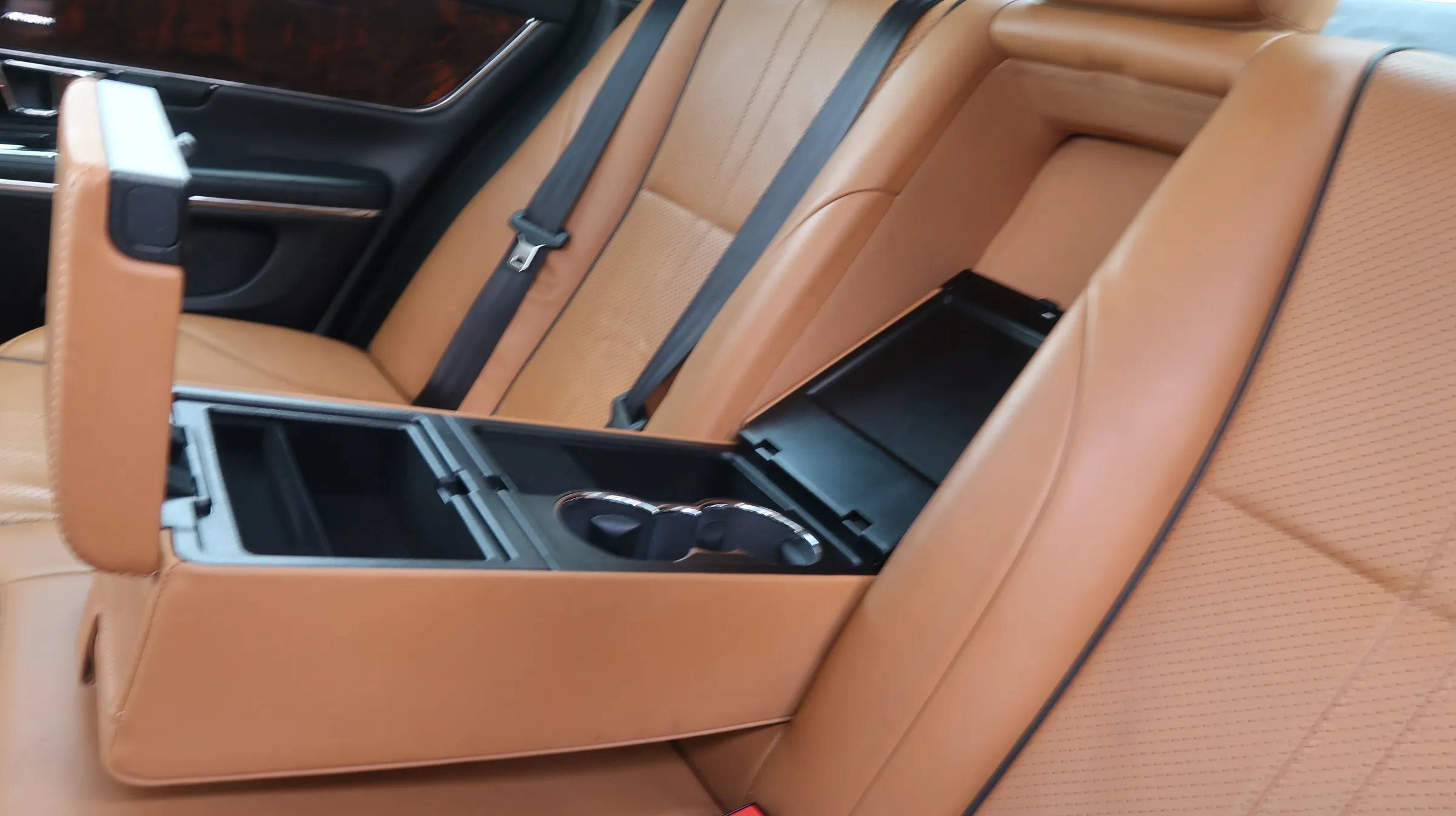 Used 2016 Jaguar XJ R-Sport RWD image 44
