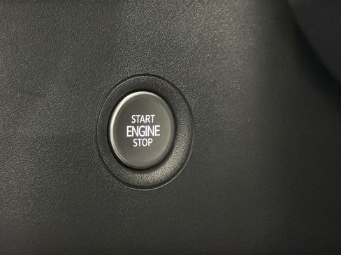 Used 2024 Volkswagen ID.4 Pro AWD/4WD image 21