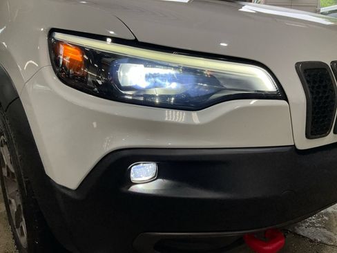 Used 2020 Jeep Cherokee Trailhawk w/ Cold Weather Group AWD/4WD image 30