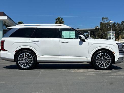 Used 2026 Hyundai Palisade Calligraphy image 2