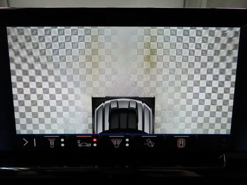 Used 2025 Chevrolet Silverado 1500 ZR2 w/ Technology Package image 18