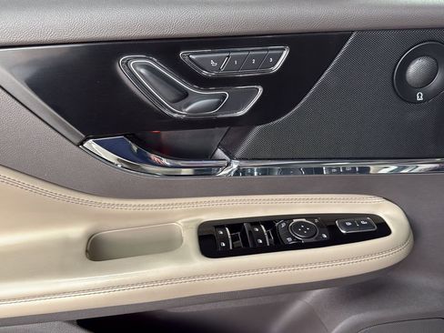 Used 2022 Lincoln Corsair Reserve w/ Equipment Group 201A AWD/4WD image 10