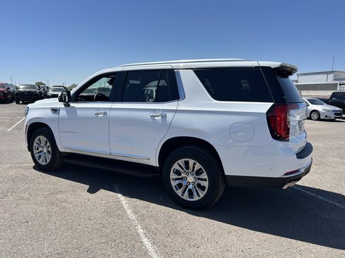 Used 2025 GMC Yukon Denali AWD/4WD image 3