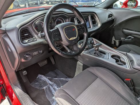 Used 2019 Dodge Challenger SXT RWD image 19