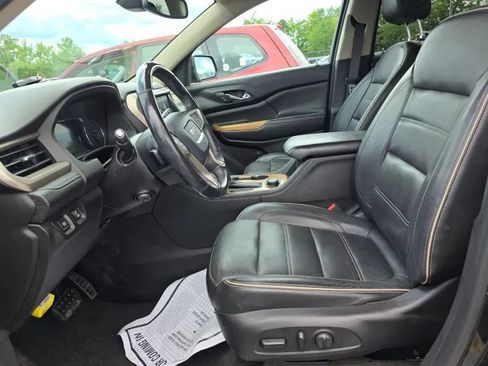 Used 2017 GMC Acadia Denali w/ Technology Package AWD/4WD image 3