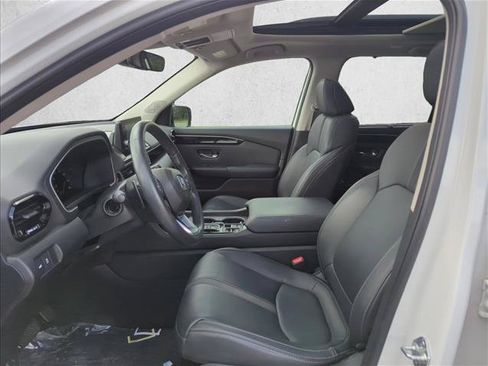 Used 2023 Honda Pilot Touring image 17