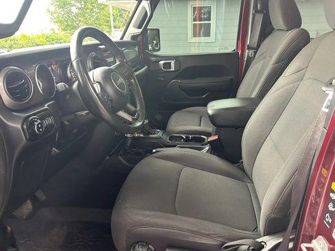 Used 2022 Jeep Gladiator Sport AWD/4WD image 12