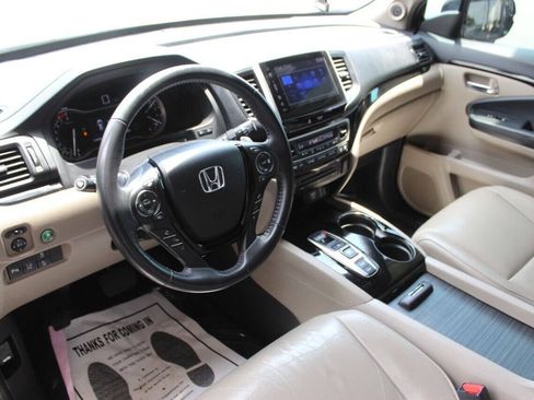 Used 2017 Honda Pilot Touring image 18