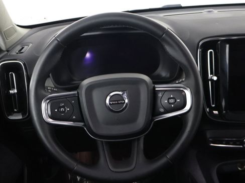 Used 2024 Volvo XC40 B5 Plus image 38