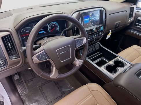 Used 2018 GMC Sierra 3500 Denali w/ Duramax Plus Package AWD/4WD image 7