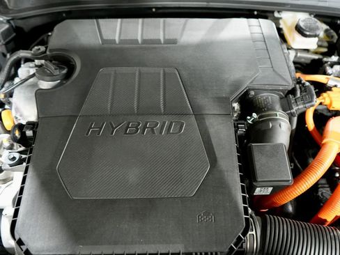 Used 2025 Hyundai Elantra SEL image 12