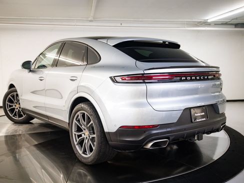 Certified 2024 Porsche Cayenne Coupe AWD/4WD image 3