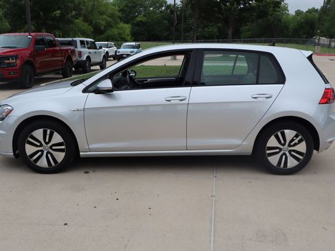 Used 2015 Volkswagen e-Golf SEL Premium FWD image 7