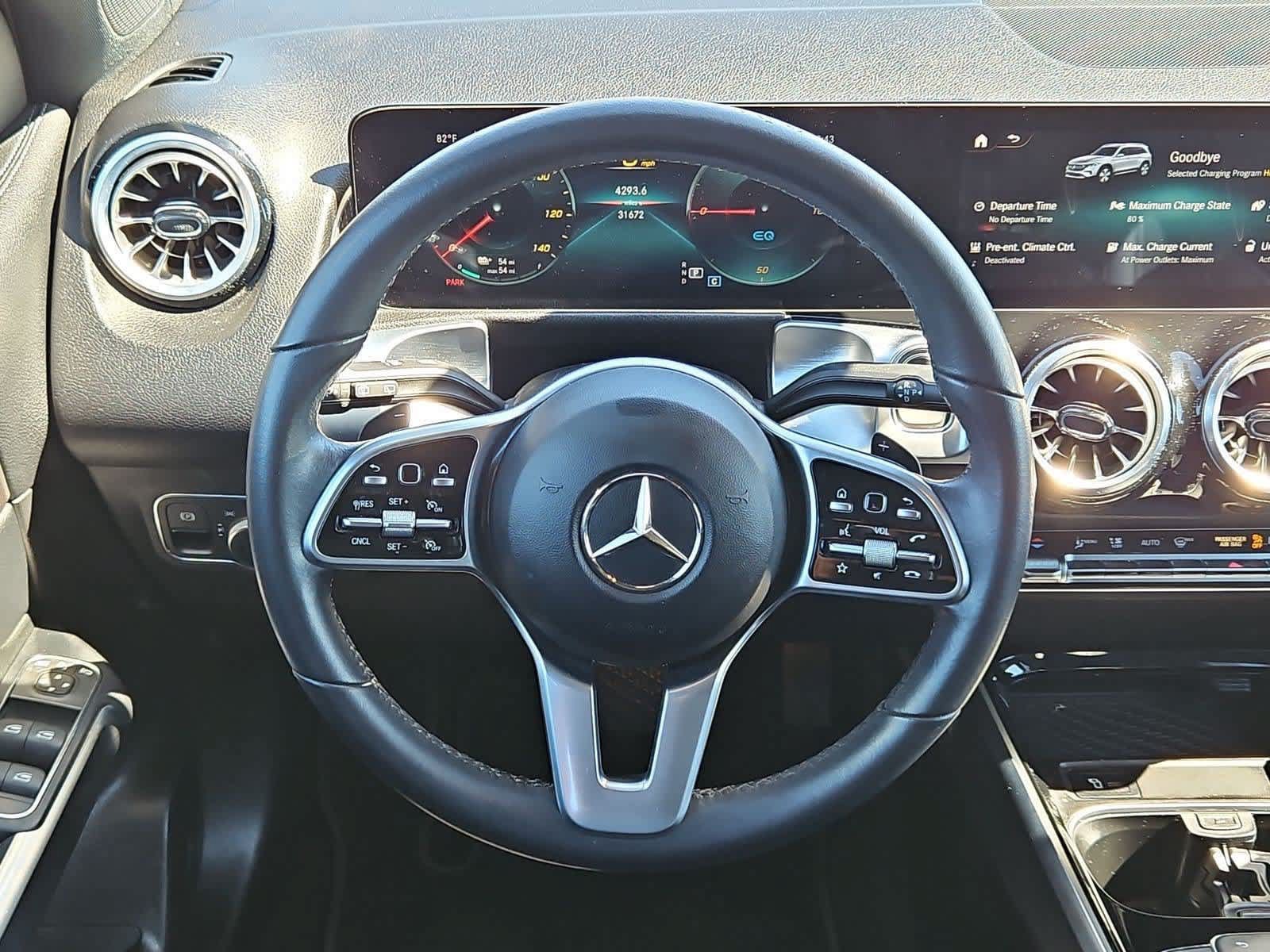 Used 2022 Mercedes-Benz EQB 300 4MATIC image 23