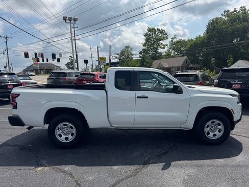 Used 2024 Nissan Frontier S w/ Technology Package AWD/4WD image 3
