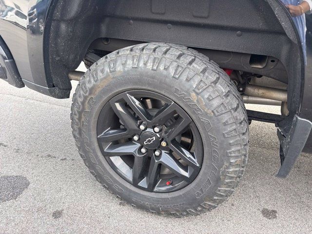 Used 2021 Chevrolet Silverado 1500 LT Trail Boss w/ LPO, Dark Essentials Package AWD/4WD image 9