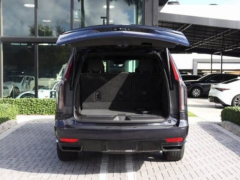 Used 2023 Cadillac Escalade Sport Platinum image 8