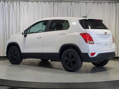 Used 2021 Chevrolet Trax LS w/ Tint and Cruise Package AWD/4WD image 8