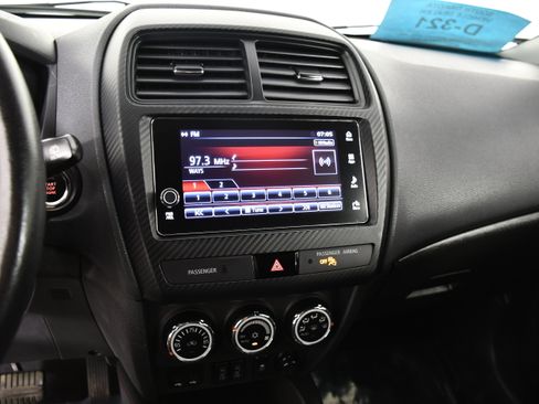 Used 2019 Mitsubishi Outlander Sport SE AWD/4WD image 26