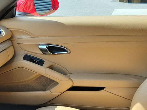 Certified 2017 Porsche 718 Boxster RWD image 19
