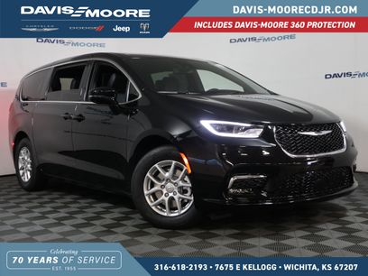 New 2026 Chrysler Pacifica Select