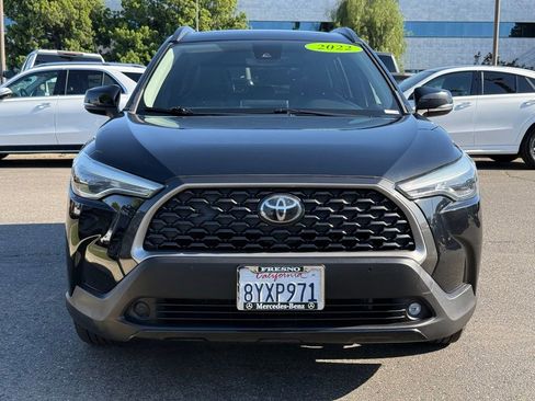 Used 2022 Toyota Corolla Cross XLE w/ Convenience Package FWD image 17