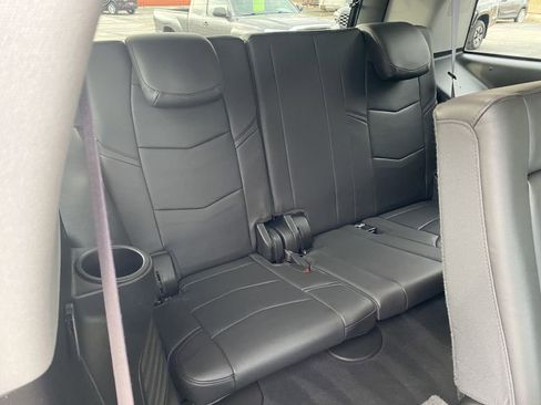 Used 2016 Cadillac Escalade 2WD image 18