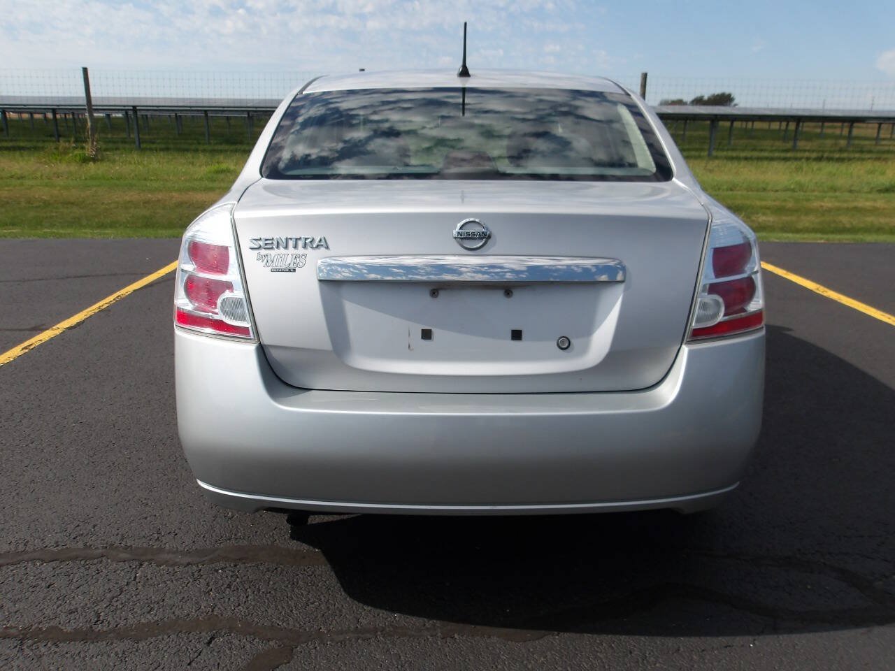Used 2010 Nissan Sentra 2.0 S FWD image 4