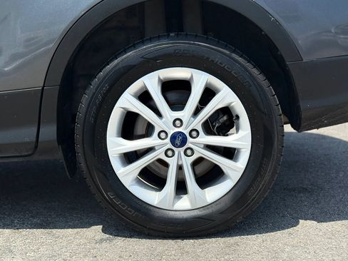 Used 2017 Ford Escape SE FWD image 42