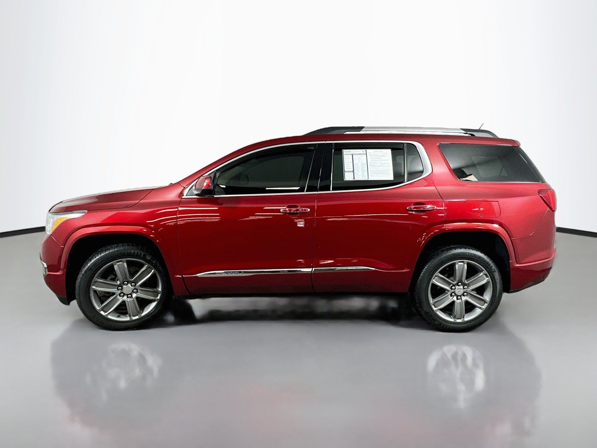Used 2019 GMC Acadia Denali w/ Technology Package AWD/4WD image 4