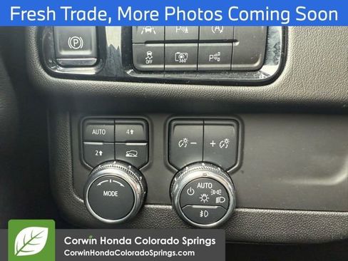Used 2025 GMC Yukon XL Denali image 11