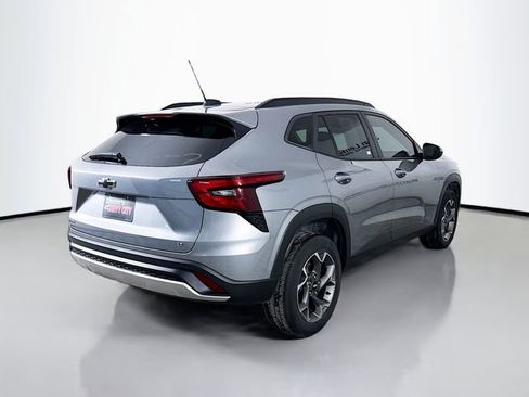 Used 2024 Chevrolet Trax LT w/ Driver Confidence Package image 9