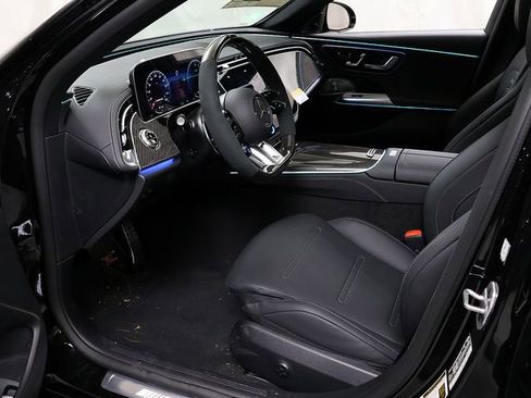 New 2026 Mercedes-Benz E 53 AMG e 4MATIC Sedan image 12