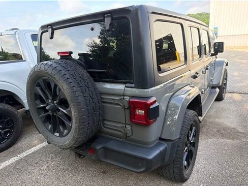 Used 2021 Jeep Wrangler Unlimited Sahara w/ Cold Weather Group AWD/4WD image 4
