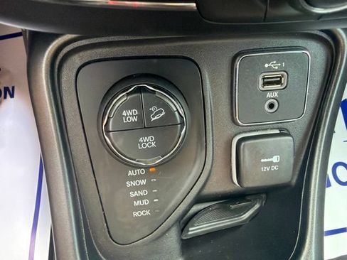 Used 2021 Jeep Compass Trailhawk AWD/4WD image 34