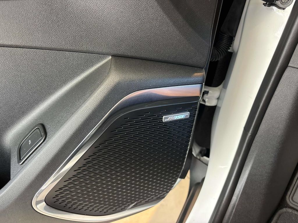New 2025 GMC Acadia Elevation AWD/4WD image 9