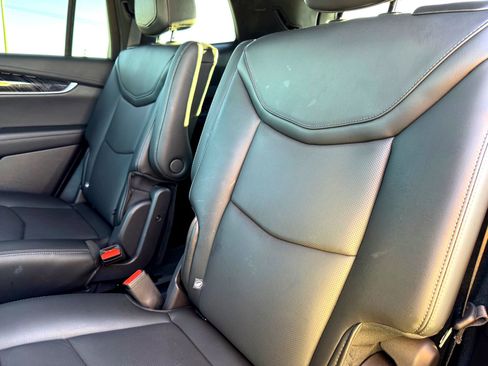 Used 2025 Cadillac XT6 Premium Luxury image 18